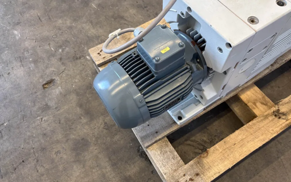 Trivac D65B - Vacuum pump