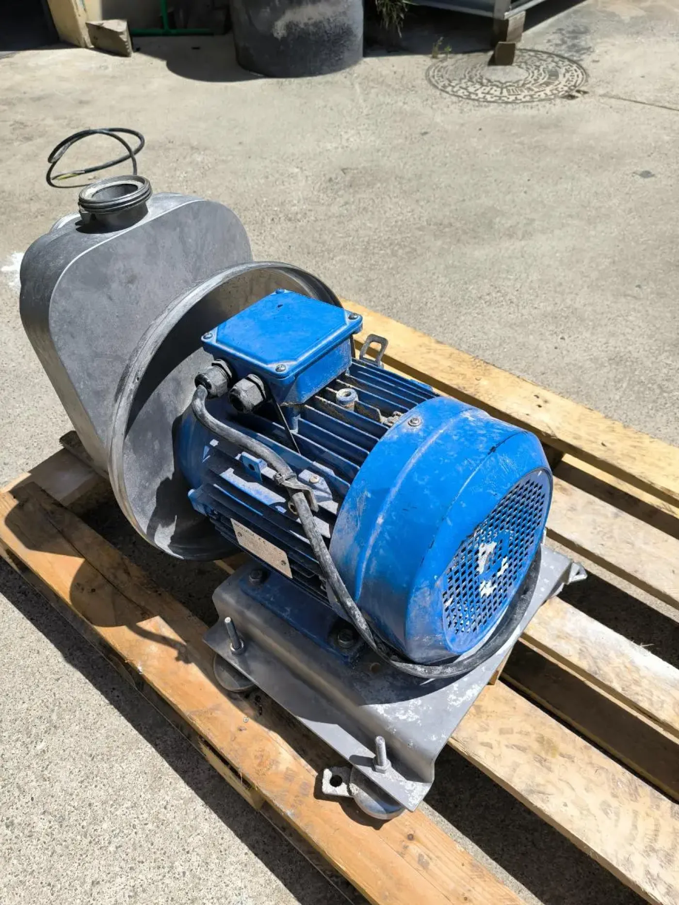 STAINLESS STEEL CENTRIFUGAL PUMP 5.5 KW 2900 RPM - 2