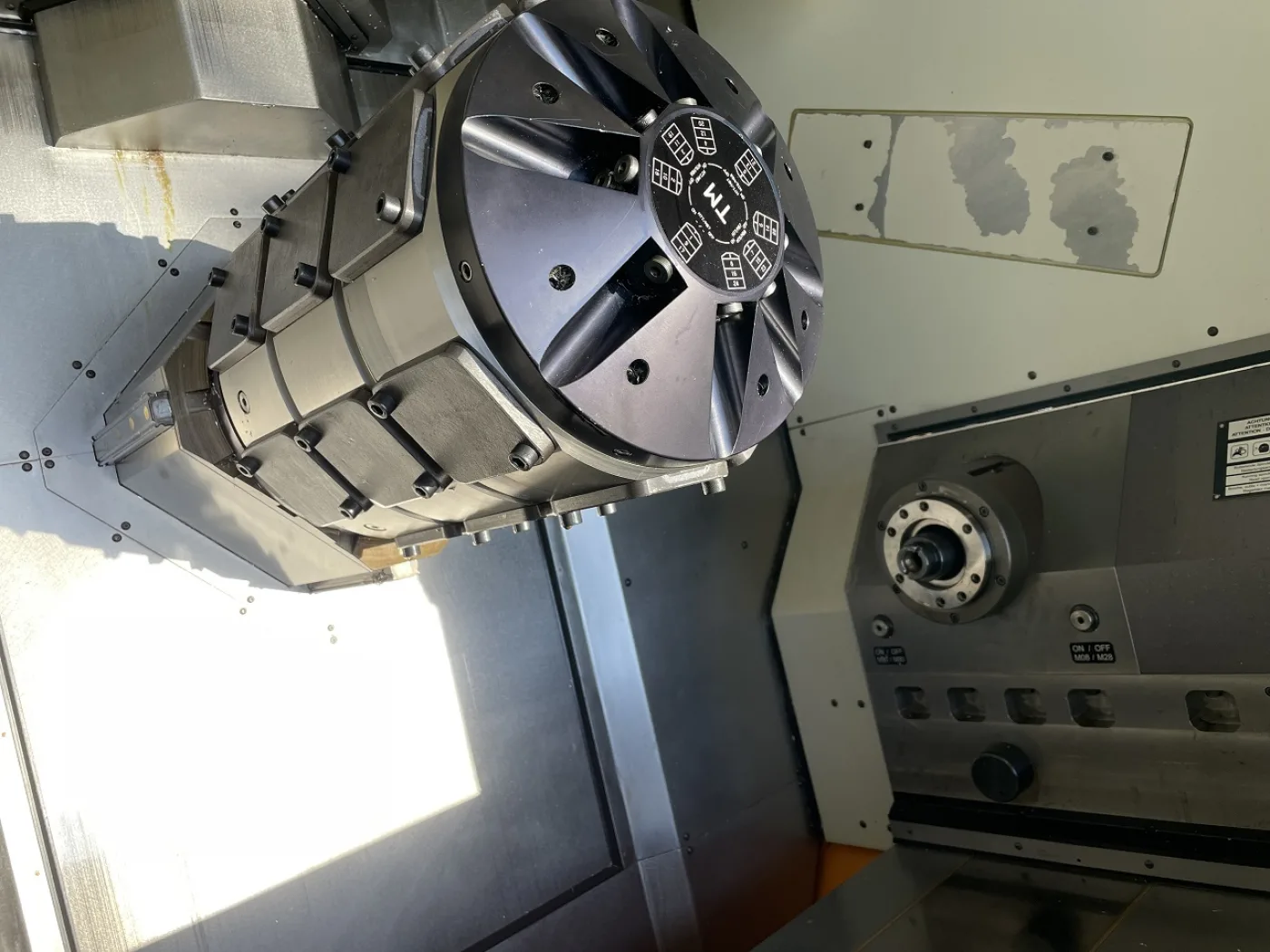 CENTRE DE TOURNAGE CNC “SPINNER” TYPE TM - 6