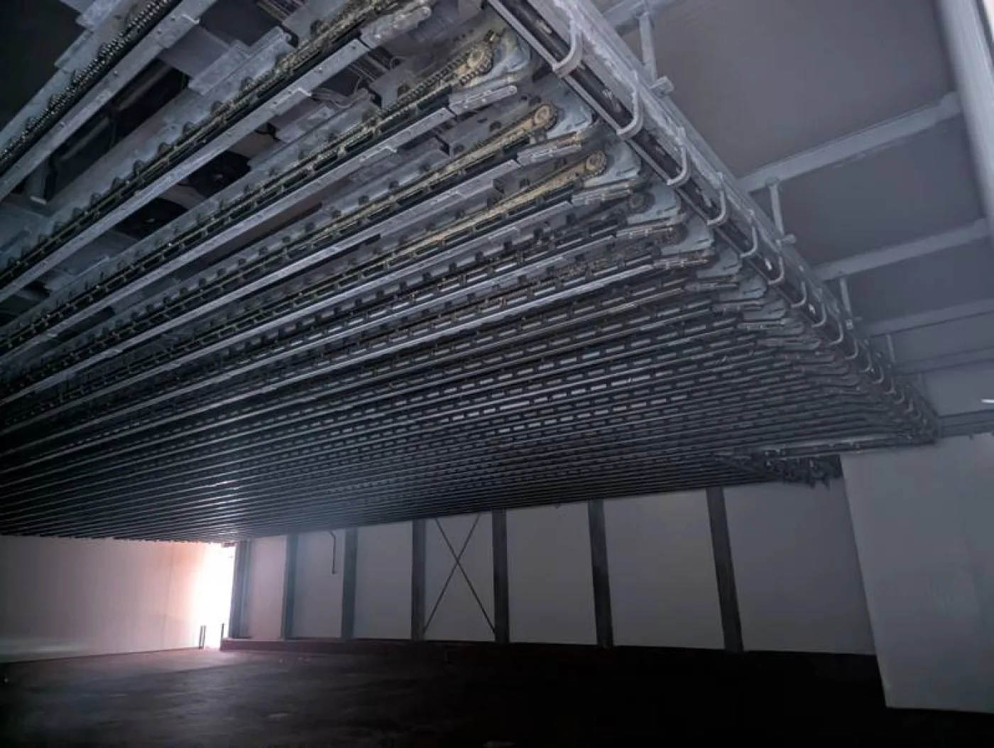 Automatic cold store conveyor system - 1