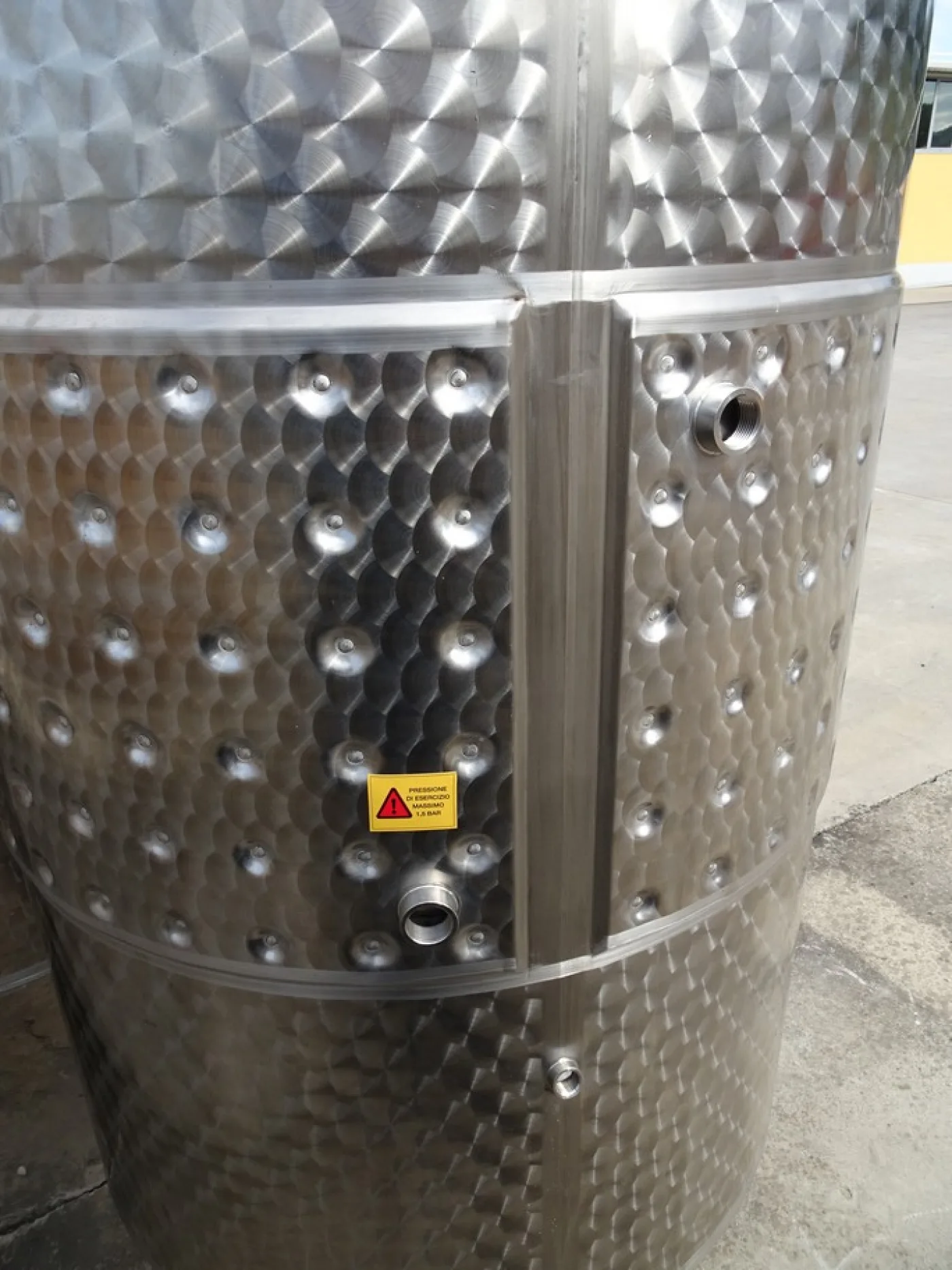 TANKS CAPACITY 1000 LITERS, STAINLESS STEEL, MODEL FLOATING TOP WITH BAND, CONICAL BOTTOM, NEW EQUIPMENT - 2