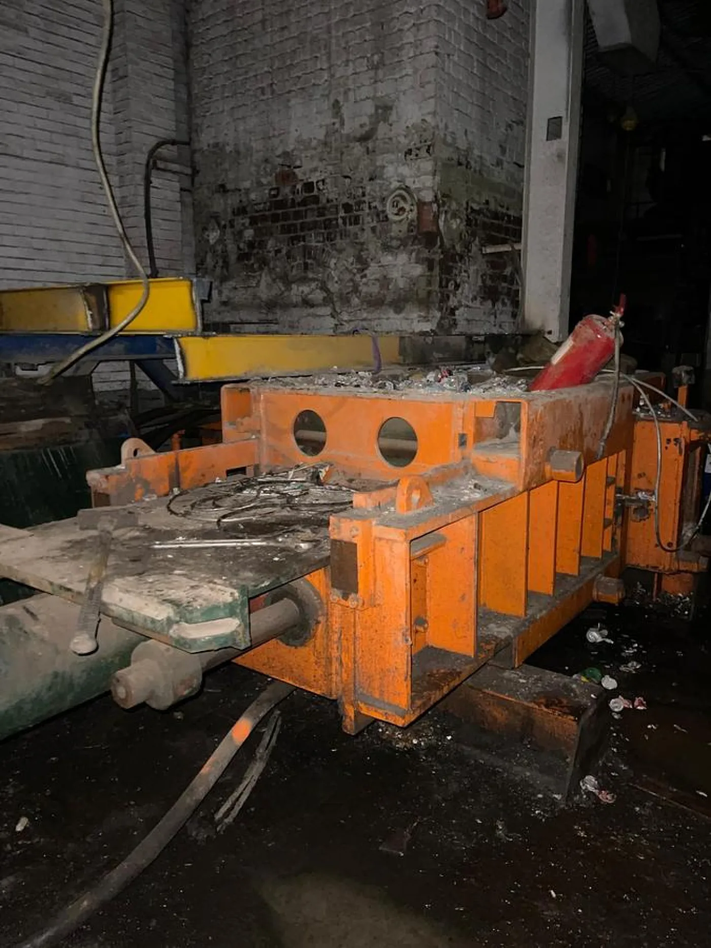 1973 Vezzani PM50-D Non Ferrous Baler - 7