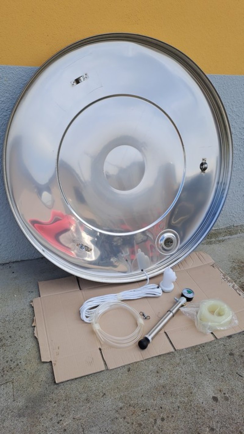 STAINLESS STELL TANKS CAPACITY LITERS 1000 PNEUMATIC FLOATING LID, WITH MANHOLE, ROUNDED BOTTOM NEW EQUIPMENT