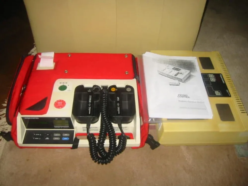 Physio Control Lifepak 10 Defibrillator (1)