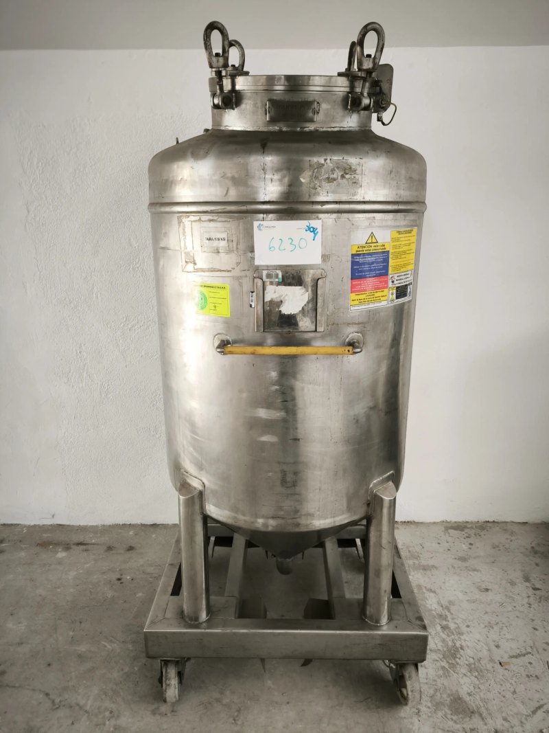 USED 500 LITER STAINLESS STEEL TANK