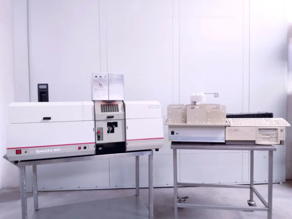 SPETTROMETRO AD ASSORBIMENTO ATOMICO – VARIAN – MOD.SPECTRAA-800