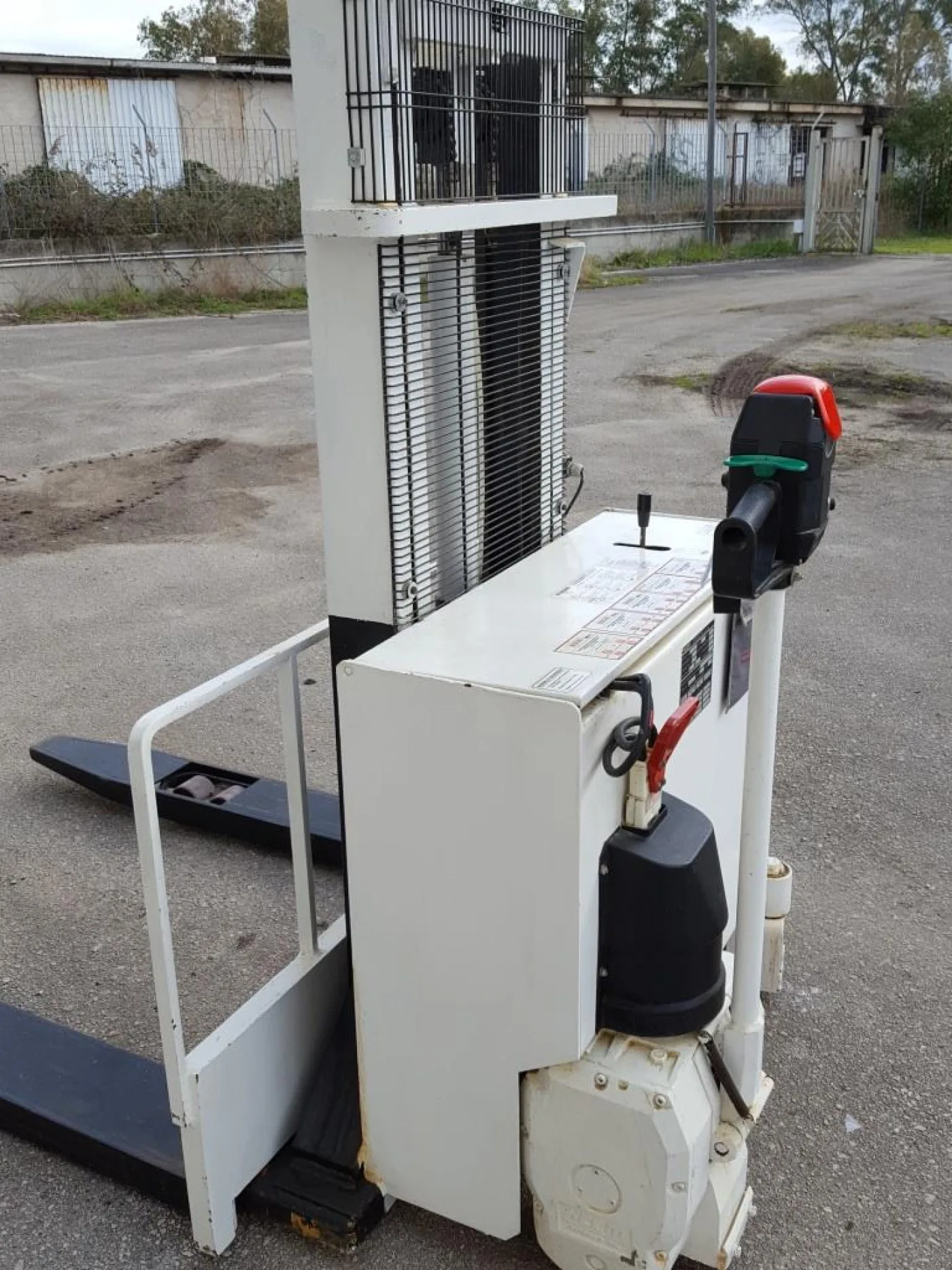 CARRELLO ELEVATORE ELETTRICO – ICEM – MOD. 13/240 - 5