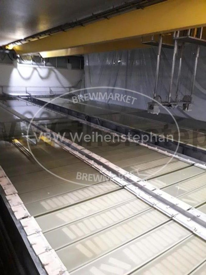 Salt bath with integrated cooling and circulating system