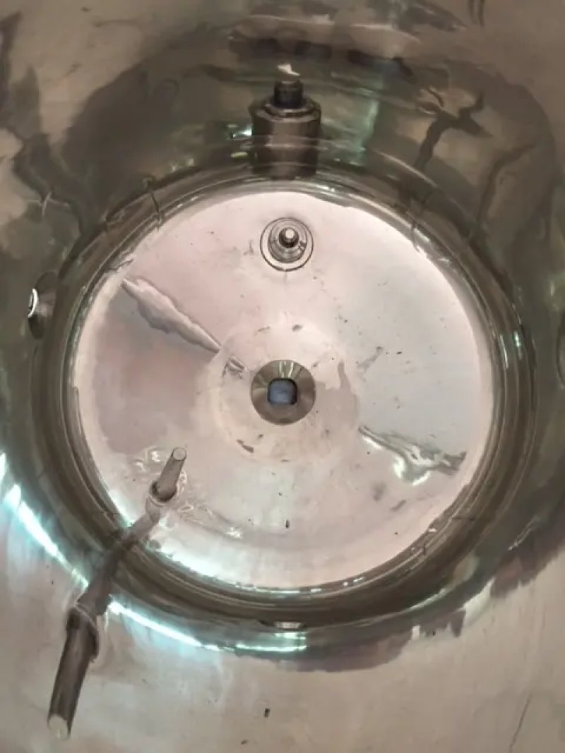 USED 316L STAINLESS STEEL TANK 200 LITERS