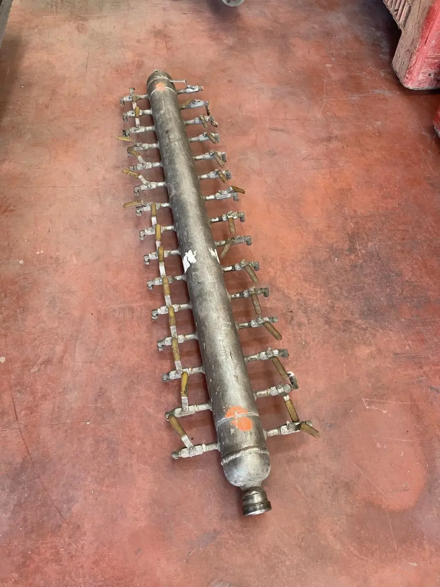 USED STAINLESS STEEL COMPRESSED AIR DISTRIBUTOR - 7