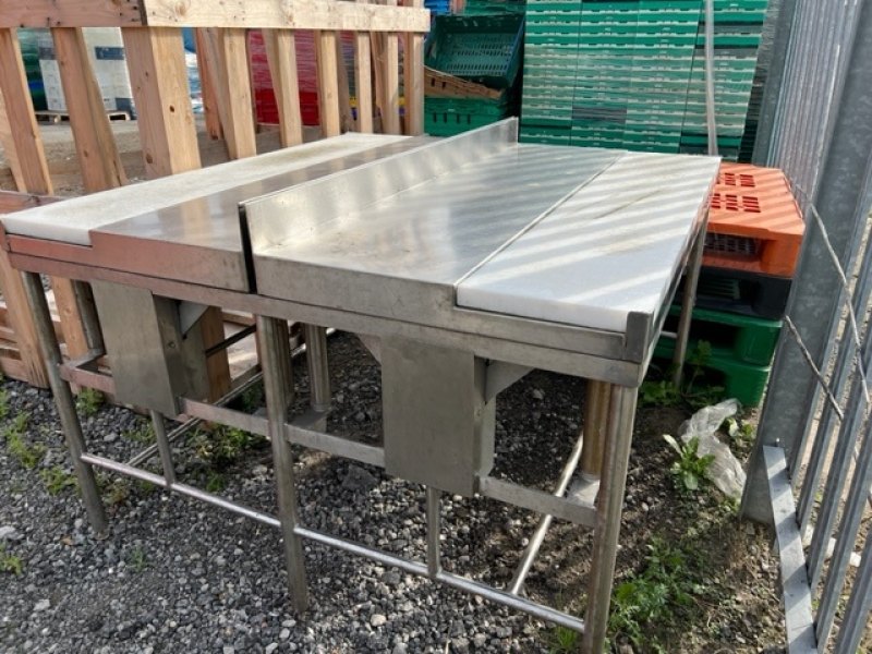 Trimming Table