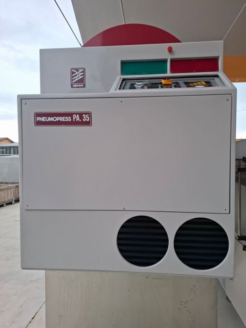 STAINLESS STEEL MEMBRANE PRESS, SIPREM FIRM MODEL PA35, CAPACITY HL 35, OPEN CYLINDER, SECOND HAND MACHINE