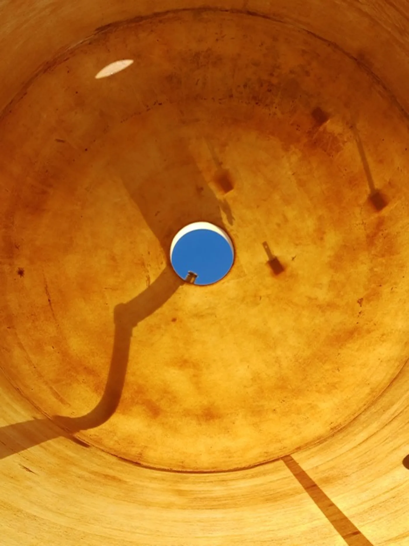 FIBERGLASS TANK MODEL STORAGE/VINIFICATION, CAPACITY 100 HL , WITH DRAIN OFF BOTTOM, SECOND HAND EQUIPMENT - 3