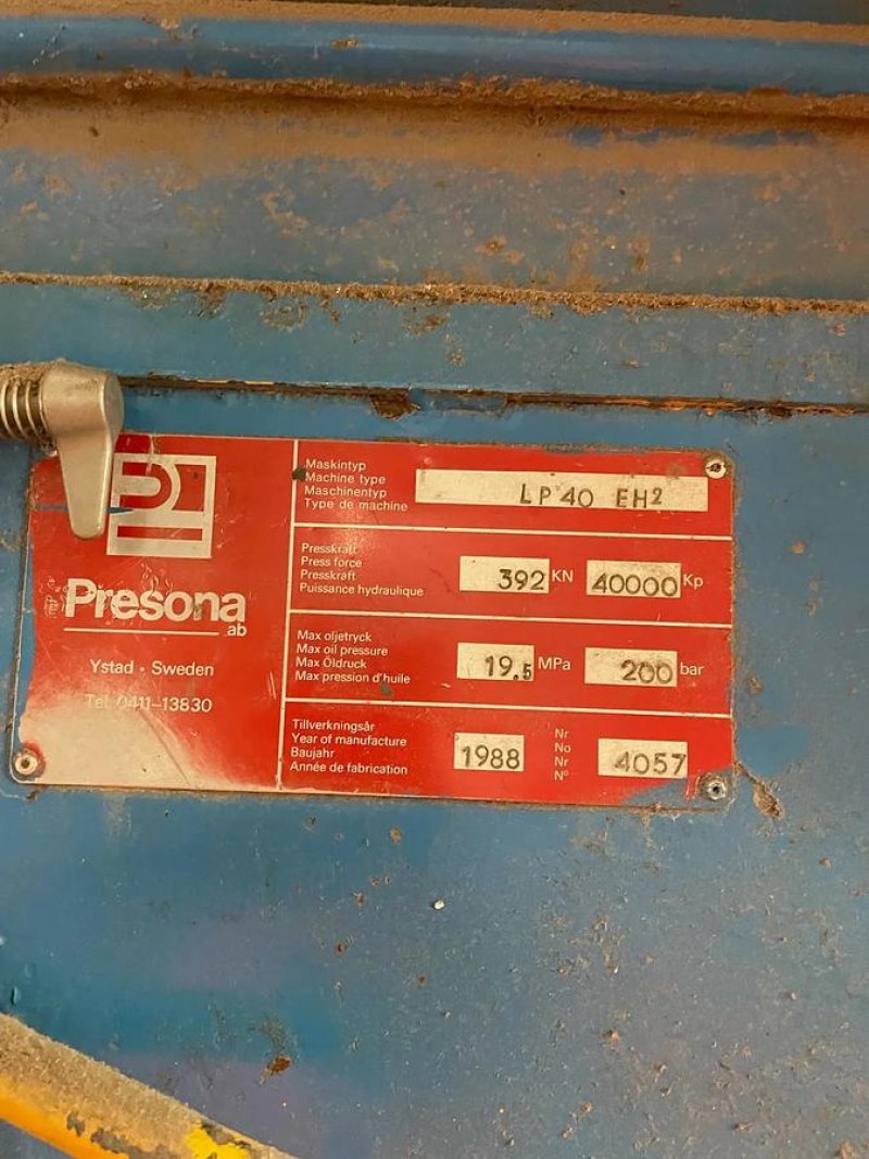 Persona Baler And Conveyor