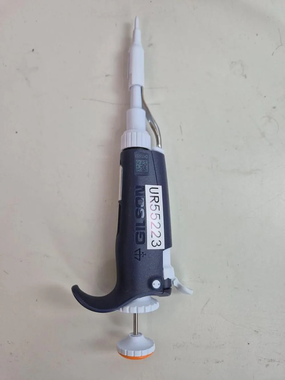 Gilson PIPETMAN P20 2-20uL Single Channel Pipette Colour-code Orange