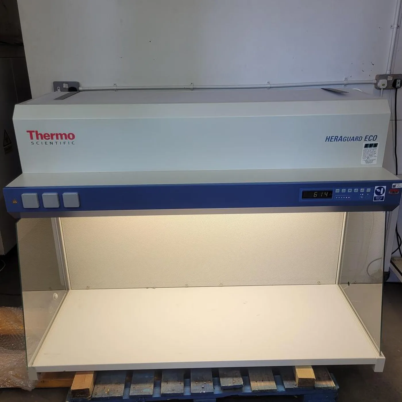 Thermo Scientific Heraguard ECO 1.5 Laminar Flow Clean Bench - 1