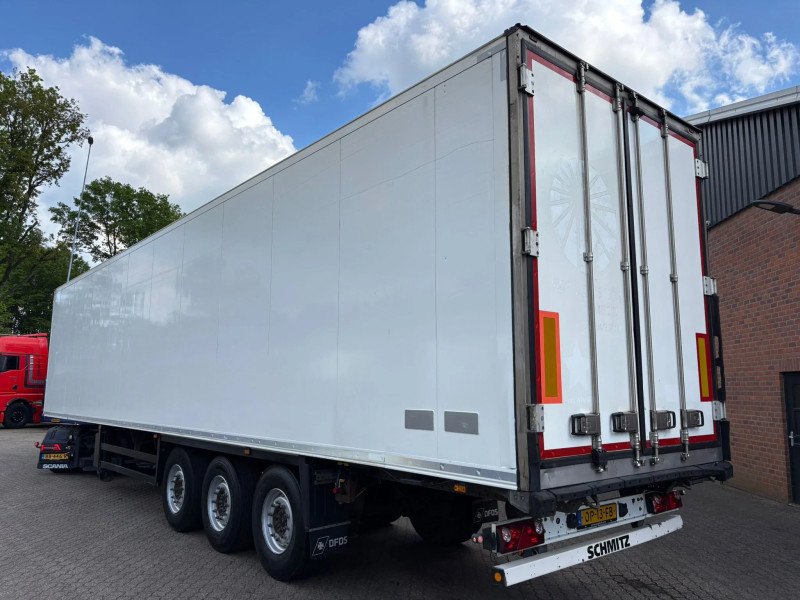 Schmitz Cargobull N/A SKO 24 5x Meatrails Rohrbahnen Fleisch Carrier Vector 1950MT NL Trailer APK/TUV 08-2026