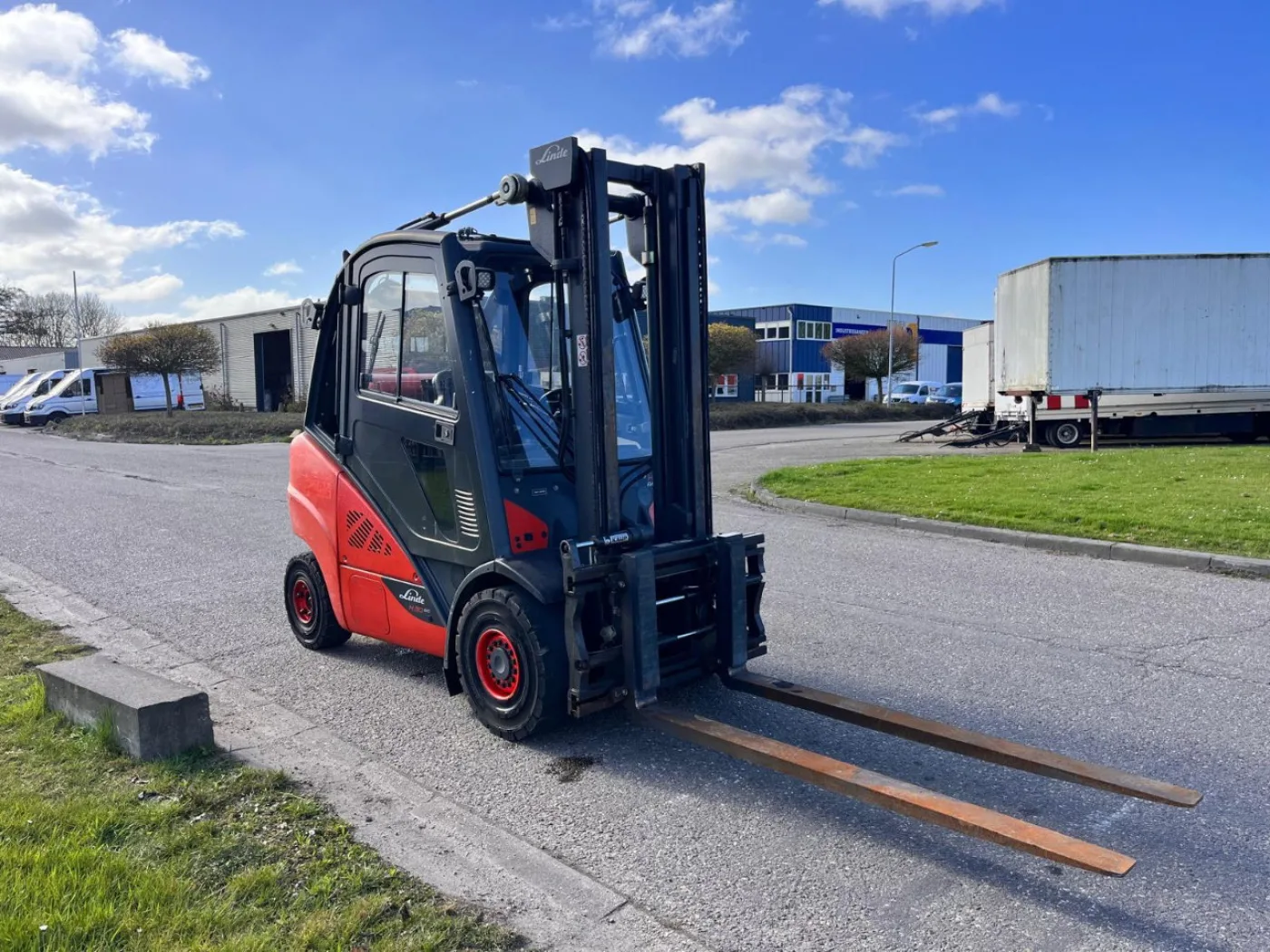 Linde H30T-02 - 3