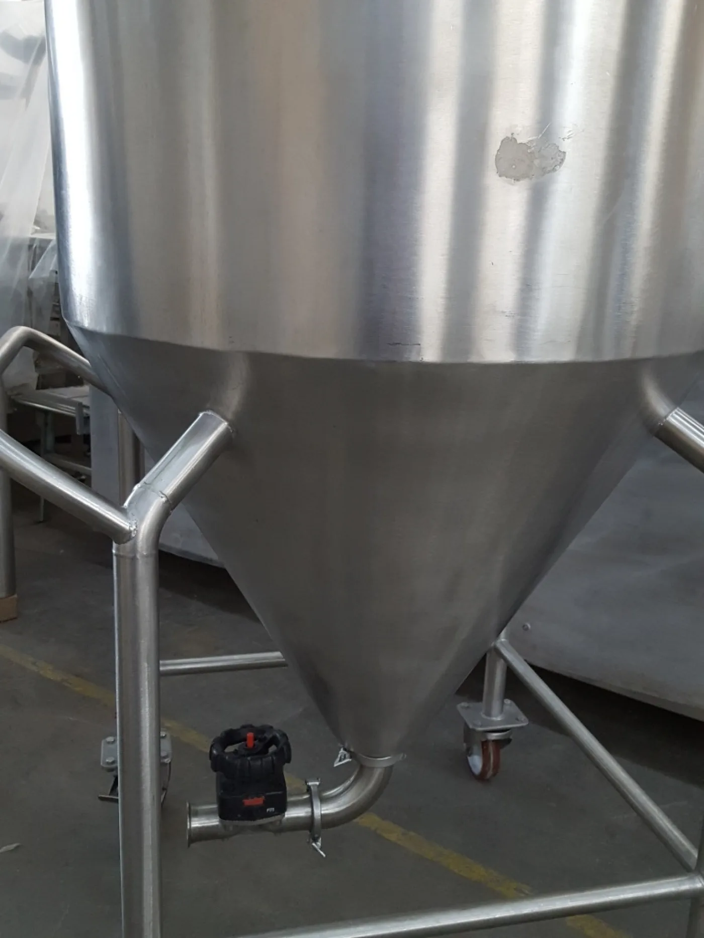 SERBATOIO INOX CARRELLATO – 500 L - 2