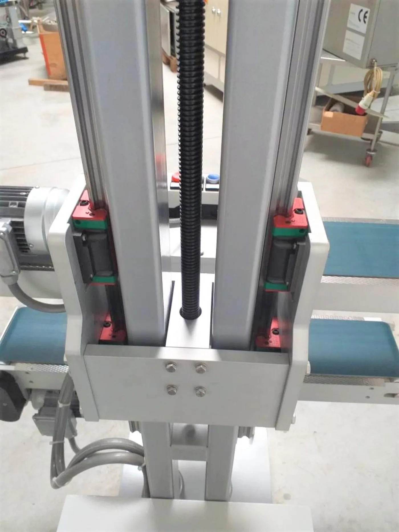 NASTRO TRASPORTATORE MOTORIZZATO A DOPPIO STRATO – SIEMPHARMA -Mod. NS1000 - 2