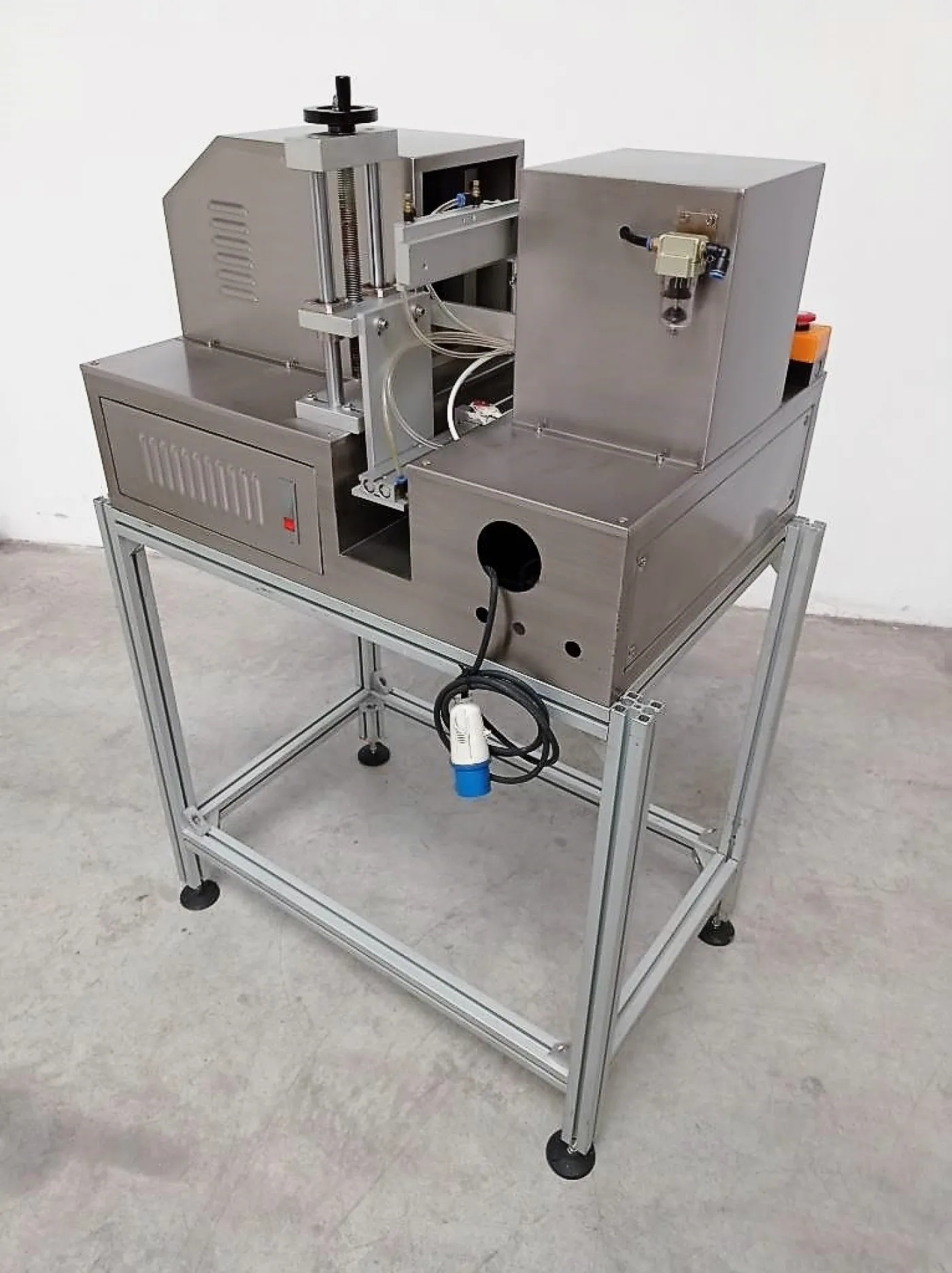 SALDATRICE AD ULTRASUONI PER TUBETTI - 3