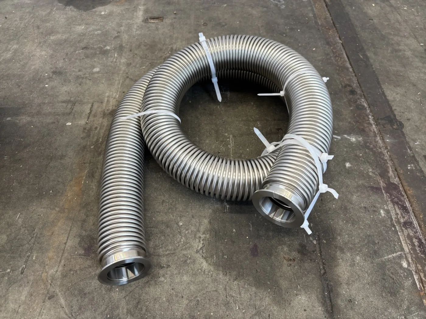 Edwards nXL 110i - Vacuum pump - 4