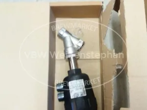 pneumatically actuated 2/2-way angle seat valve