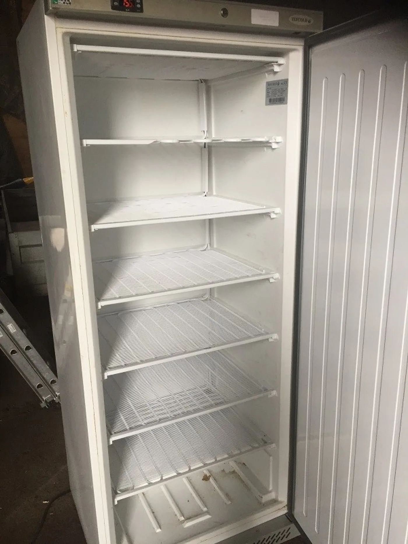 Tefcold UF600 Freezer - 1