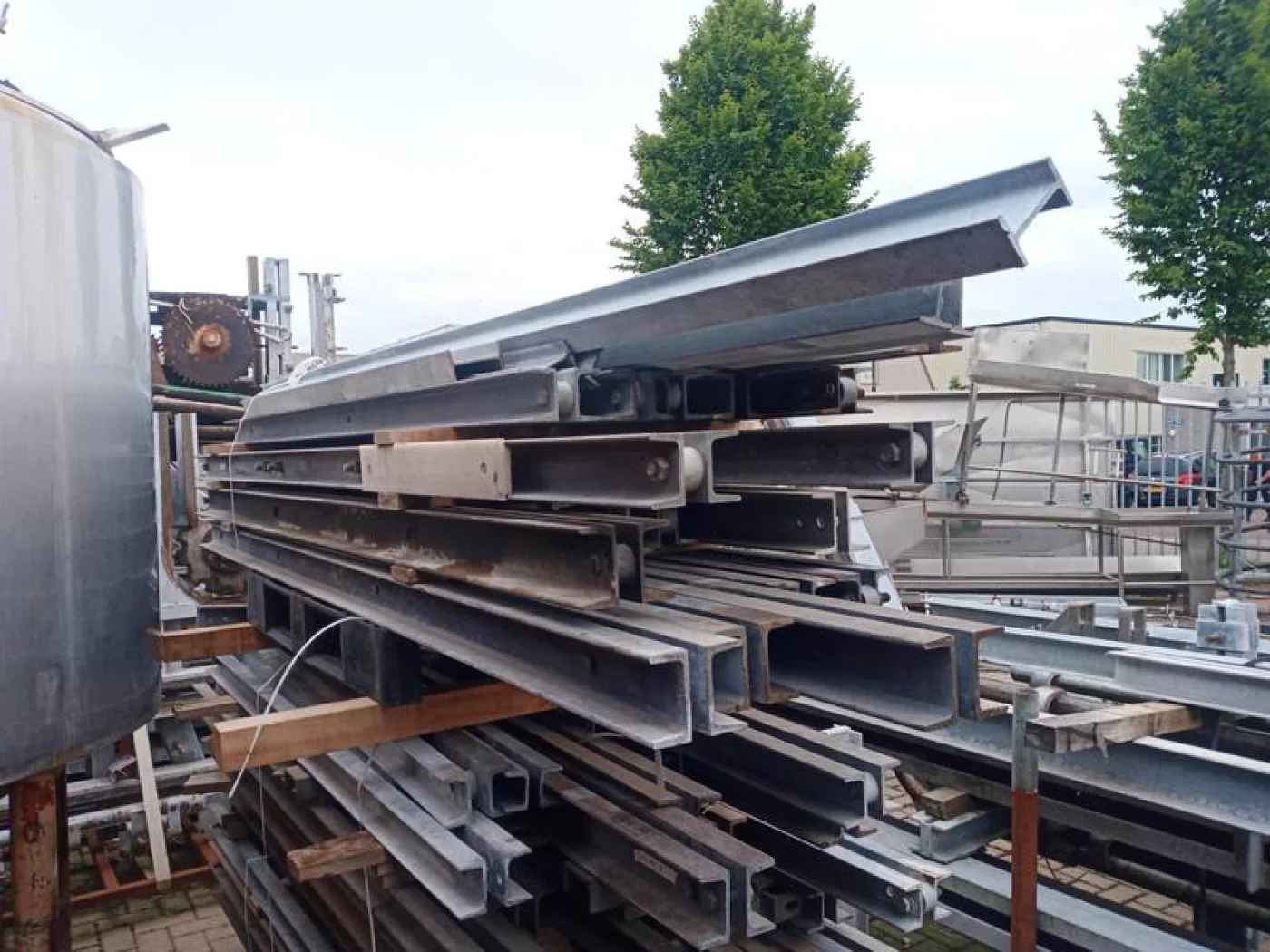 Dubbel UNP galvanised beams - 1