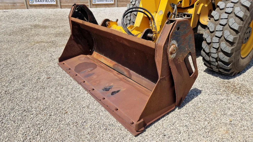 2020 JCB 4-in-1 Bucket