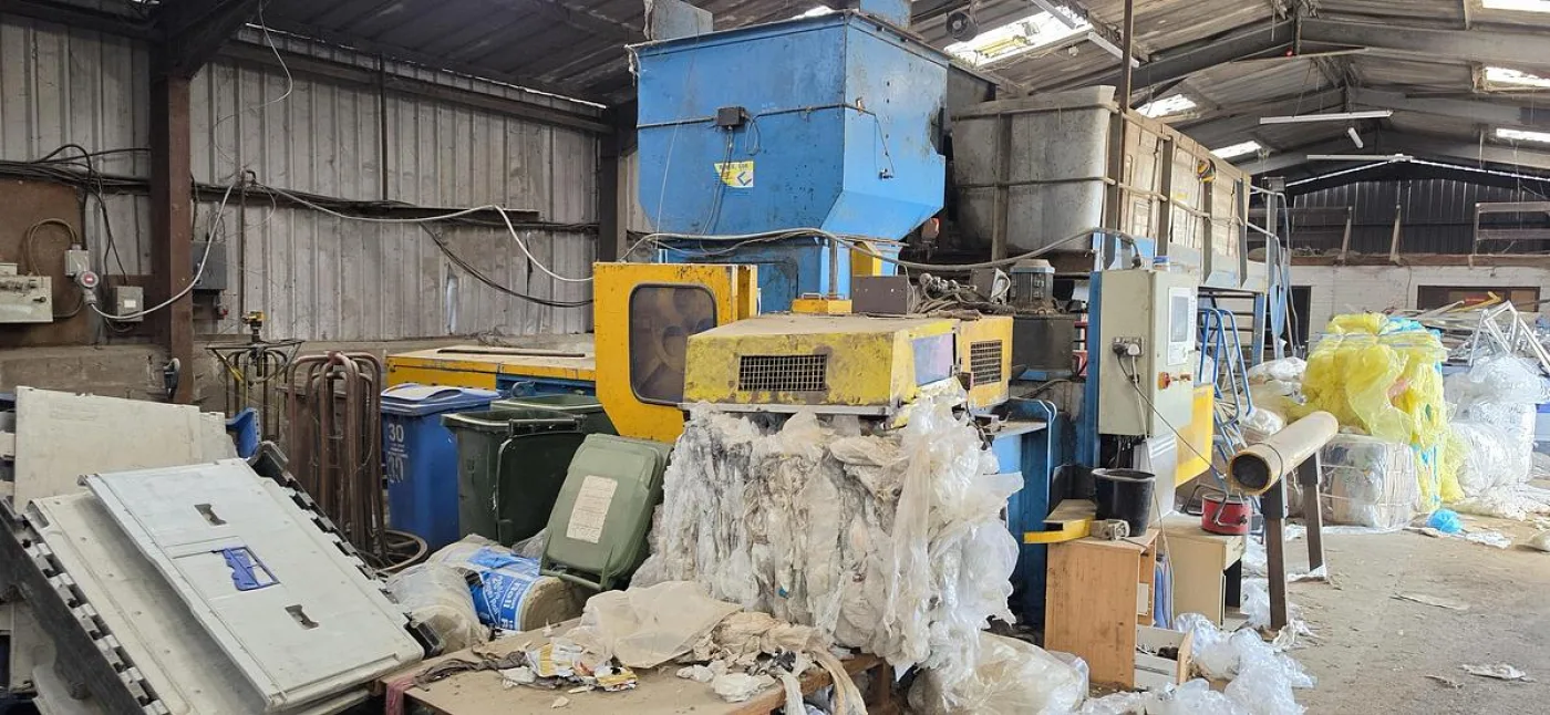 Aires Ken Mills Picking Station W/Twin Ram Baler - 2