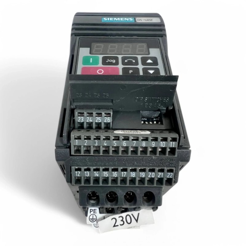 Siemens MICROMASTER Vector 6SE3213-6CA40 Frequenzumrichter