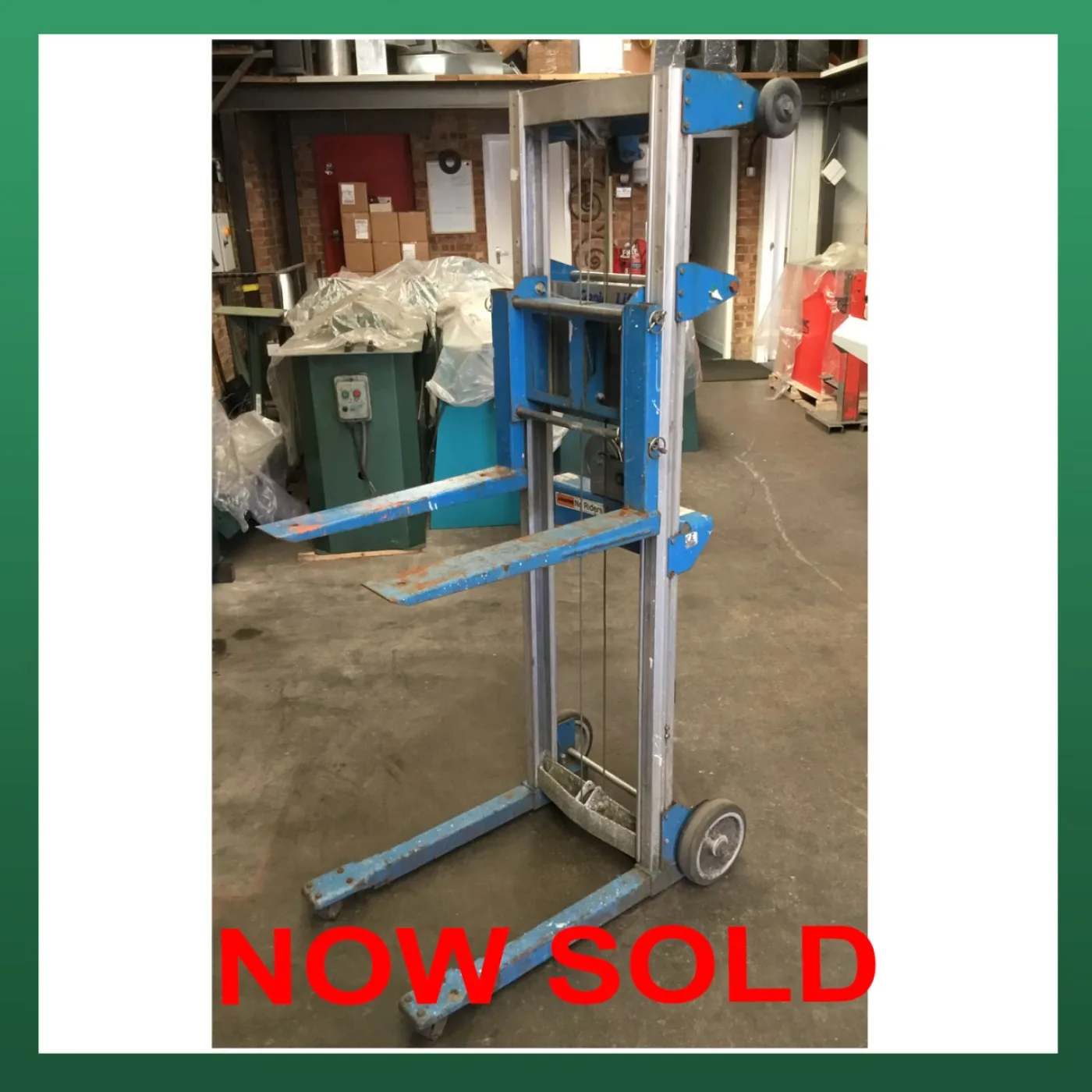 GENIE Material Lift - WNS - W. Neal Services Ltd - 1