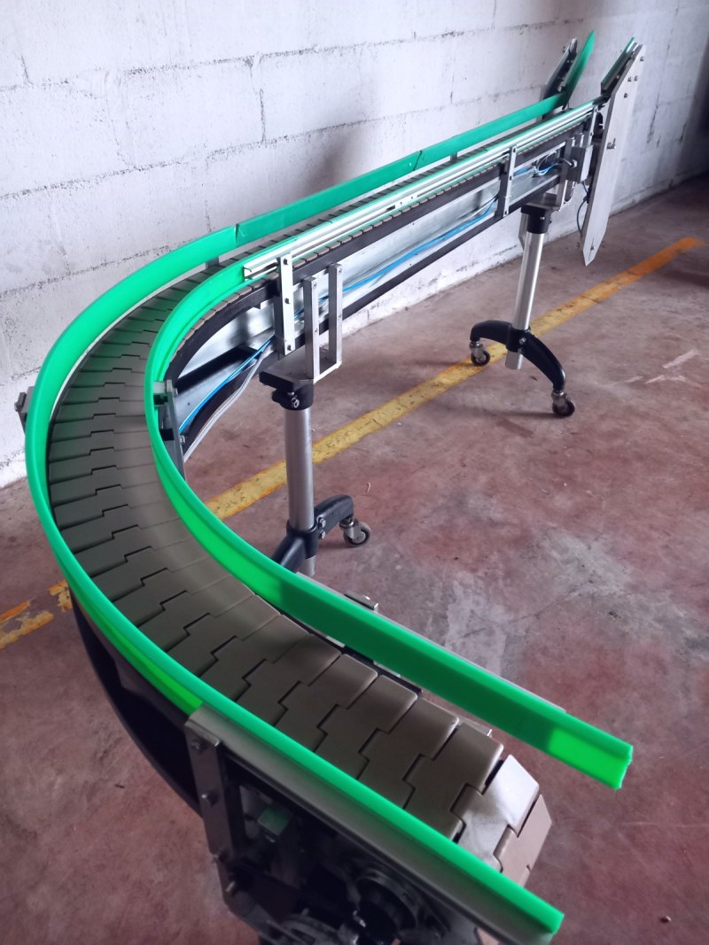 NASTRO TRASPORTATORE CON CURVA