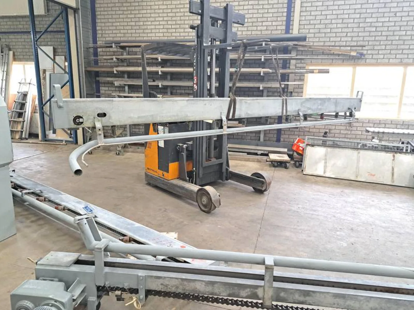 Empty hook lowering conveyor - 4