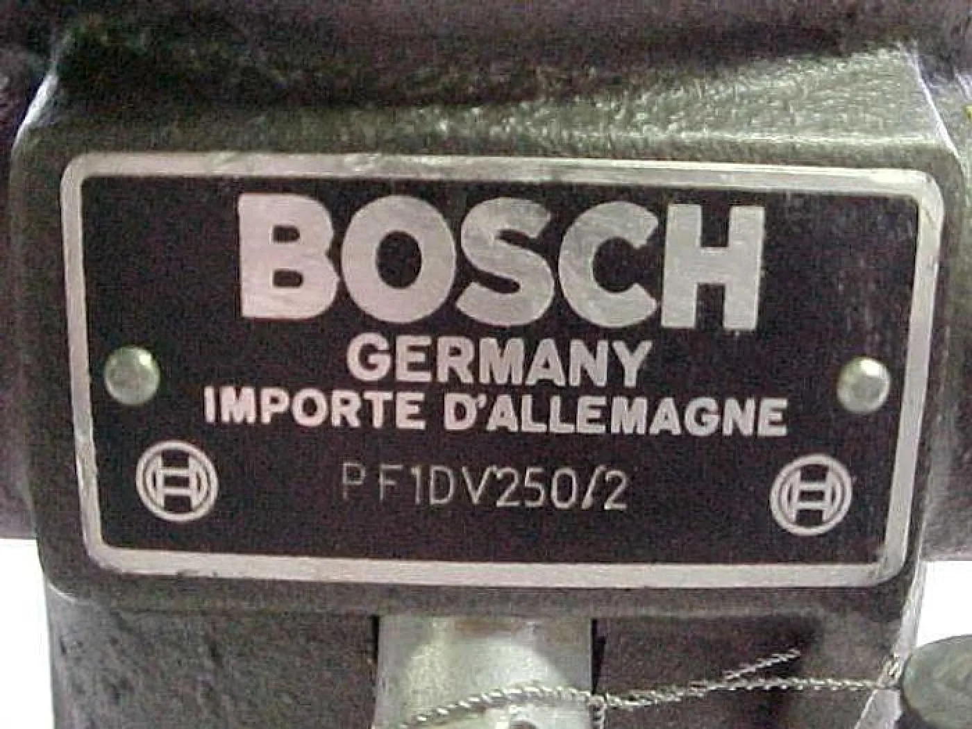 BOSCH FUEL INJECTION PUMP PF1DV250/2 - 3