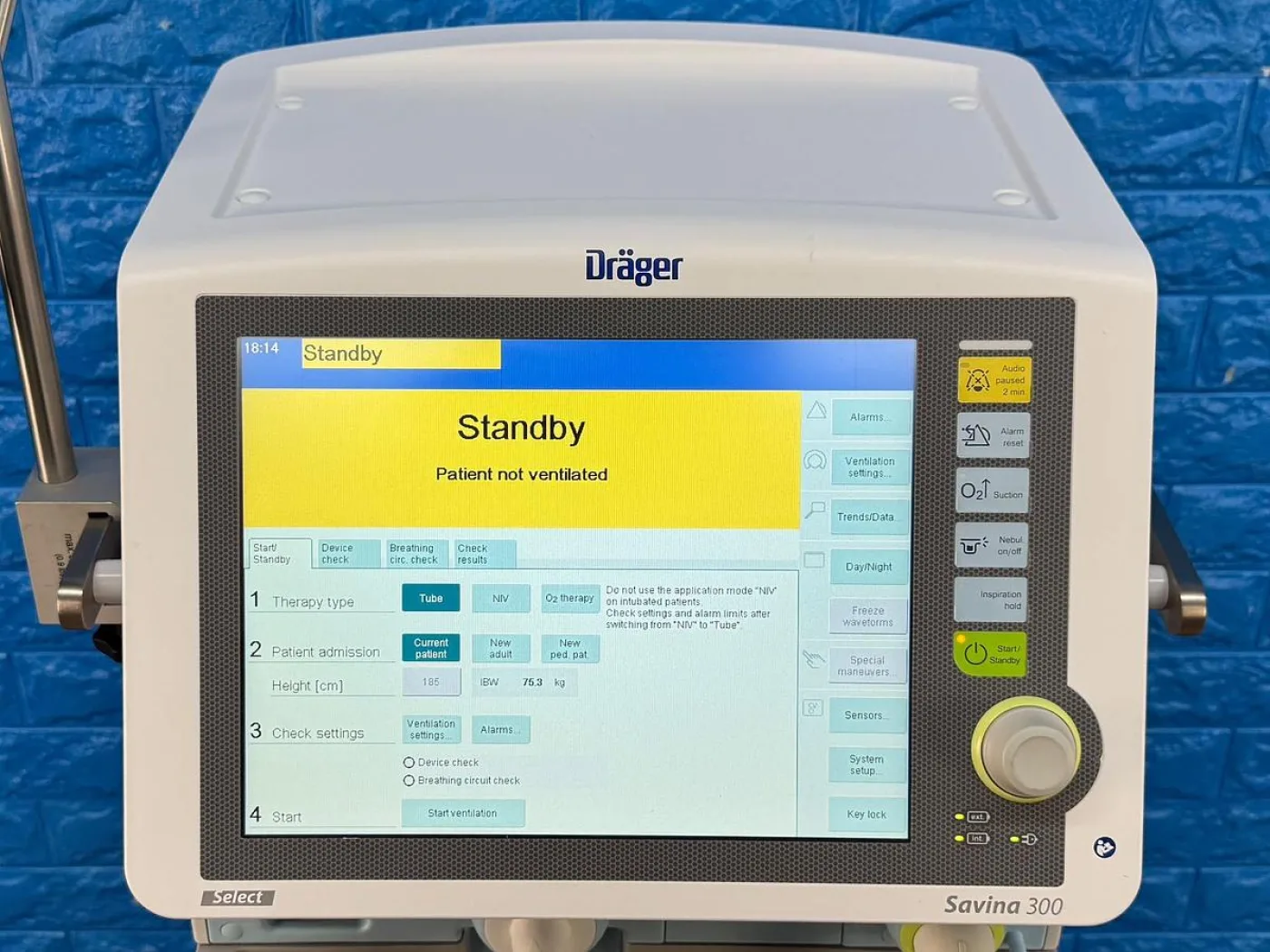 Drager Savina 300 Ventilator YOM: 2020 with low working Hours - 5