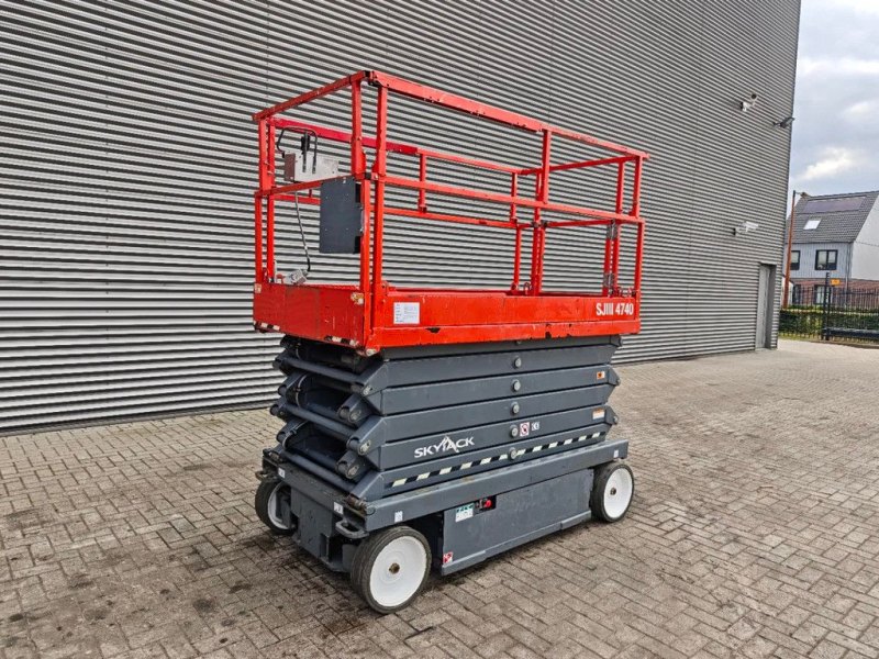 Skyjack SJIII 4740 Full Electric 2 Pieces!