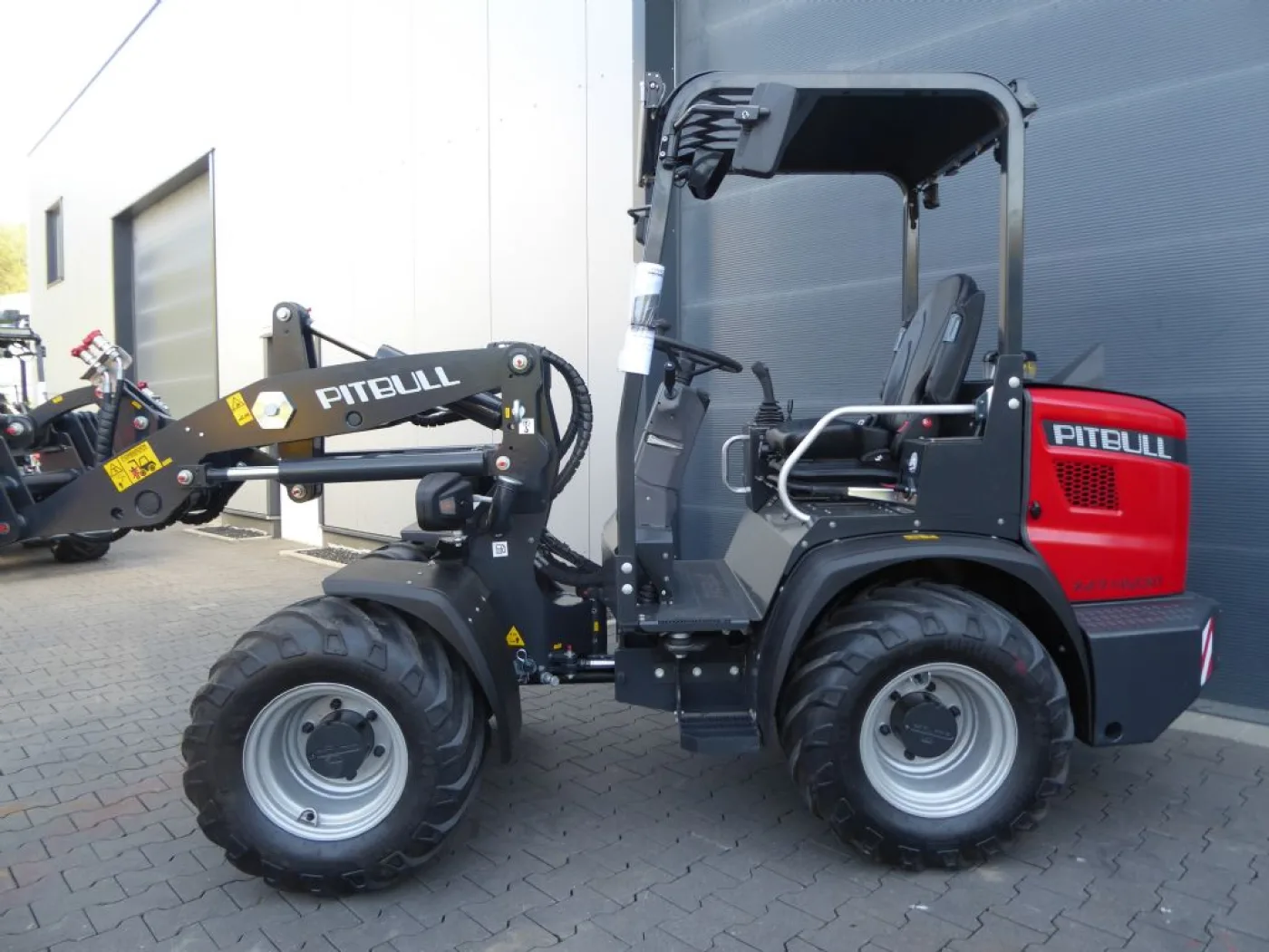 Pitbull Pitbull X27-45 mit Linde Hydrostat - 2