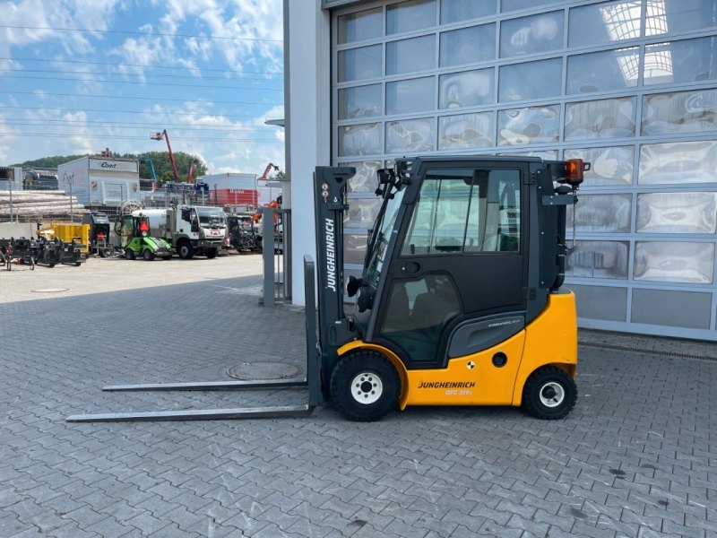 Jungheinrich DFG 316s / Triplex: 4.4m / 2.008h / Air Conditioning / SS