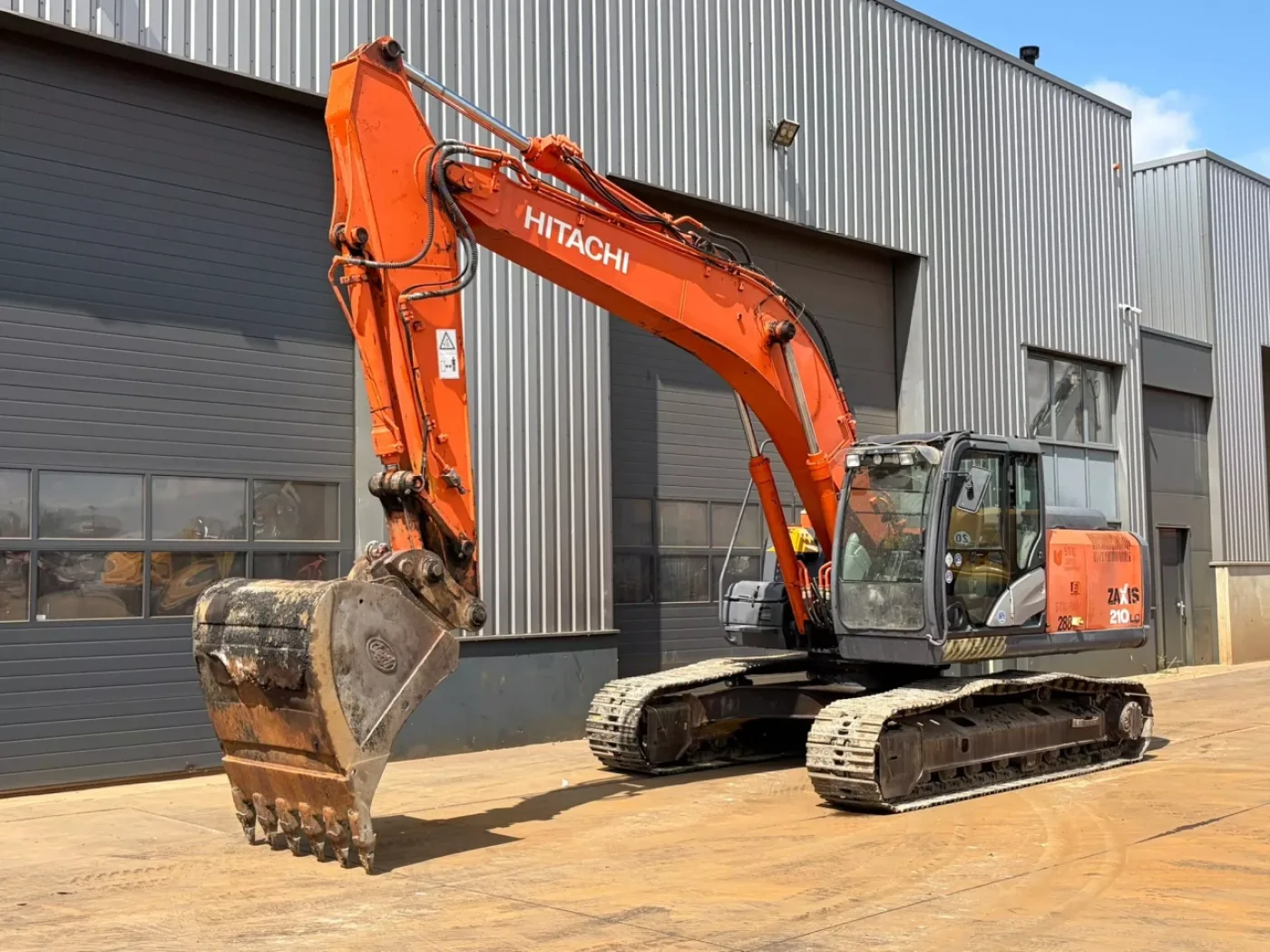 Hitachi ZX210LC-5B - 2