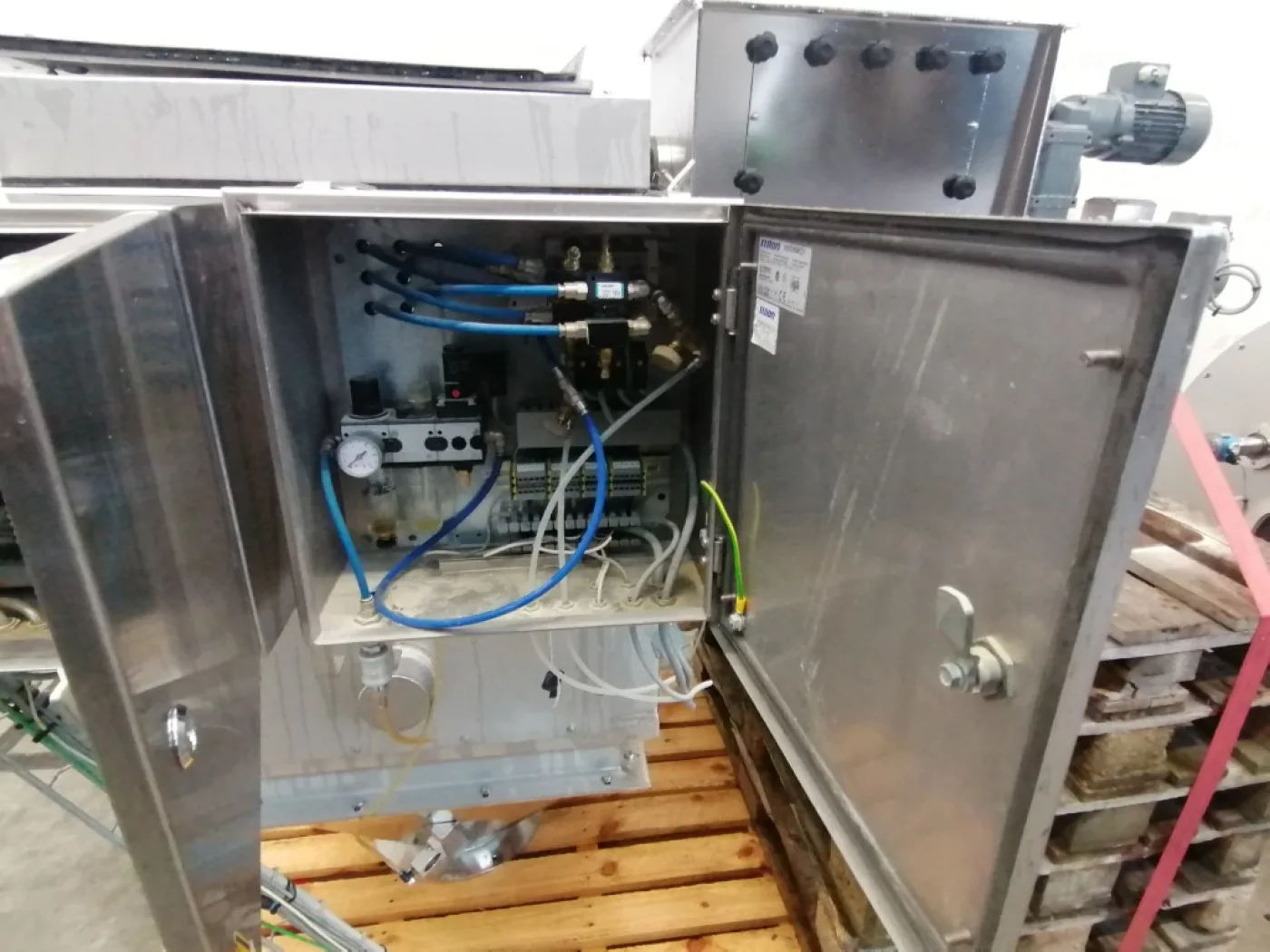Silo with - Metering screw - 6