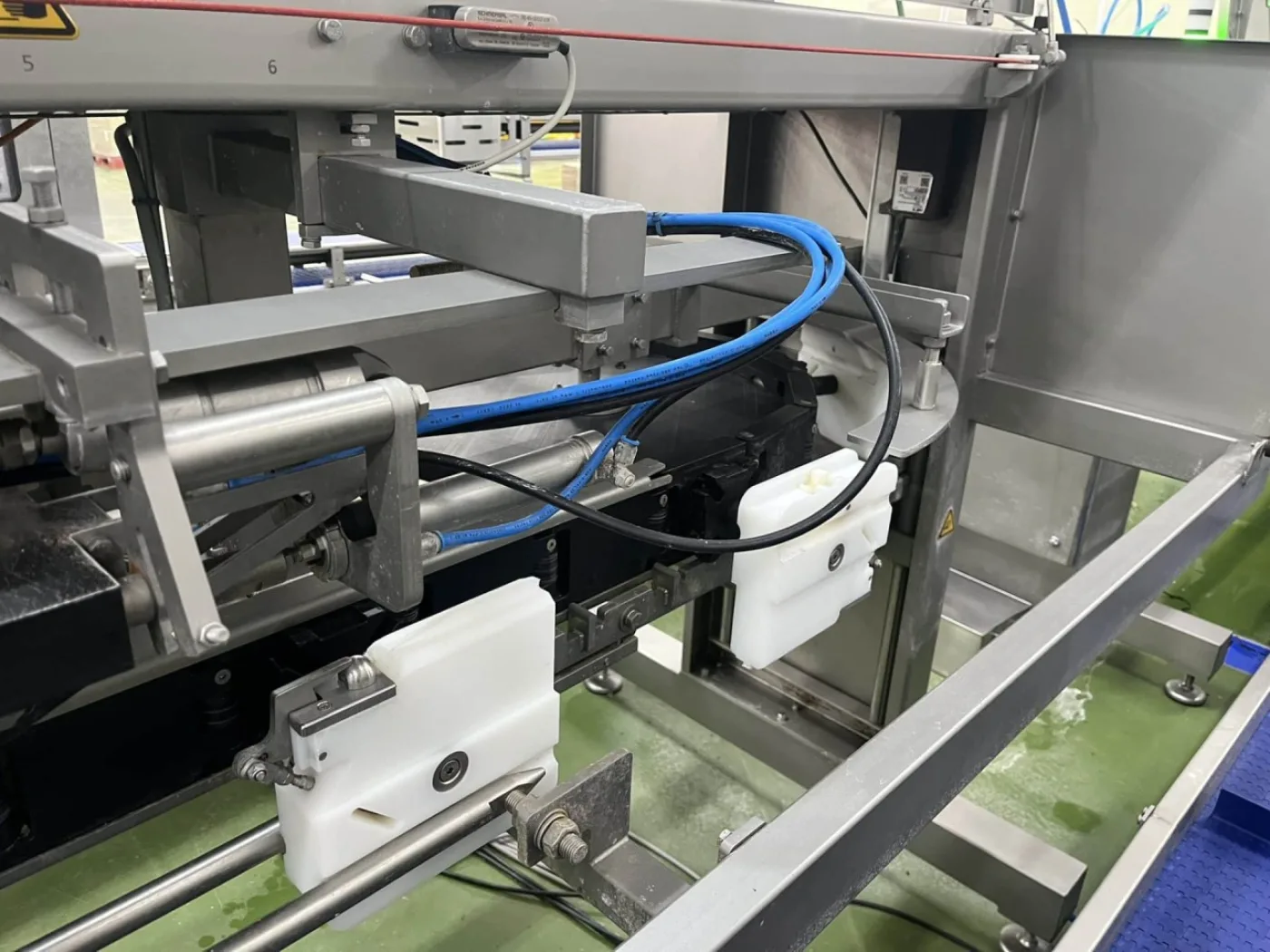 Cut-up and deboning line, Foodmate - 2