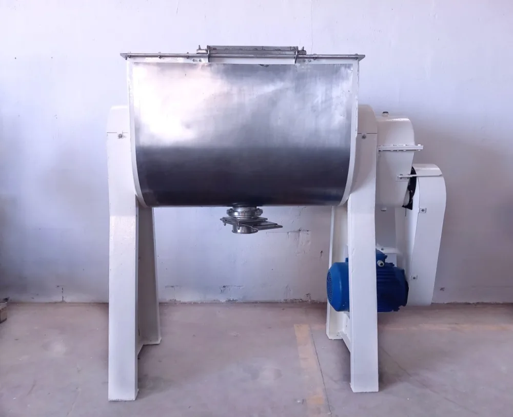 MESCOLATORE A DOPPIA ELICA – BEMIC – MOD. 700 L
