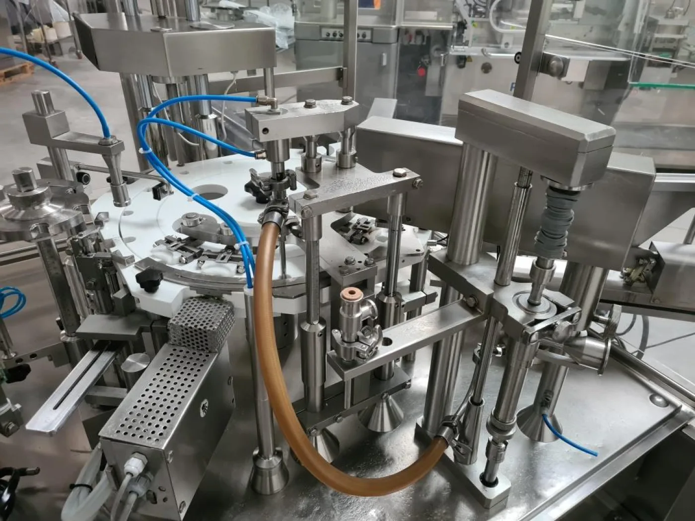 RIEMPITRICE LIQUIDI E TAPPATRICE – IMA FARMOMAC – MOD. F87 - 3