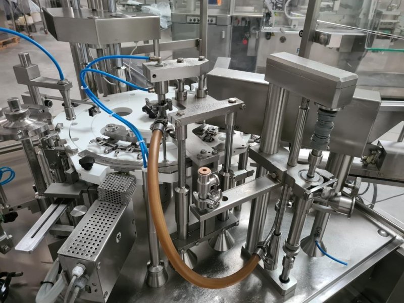 RIEMPITRICE LIQUIDI E TAPPATRICE – IMA FARMOMAC – MOD. F87