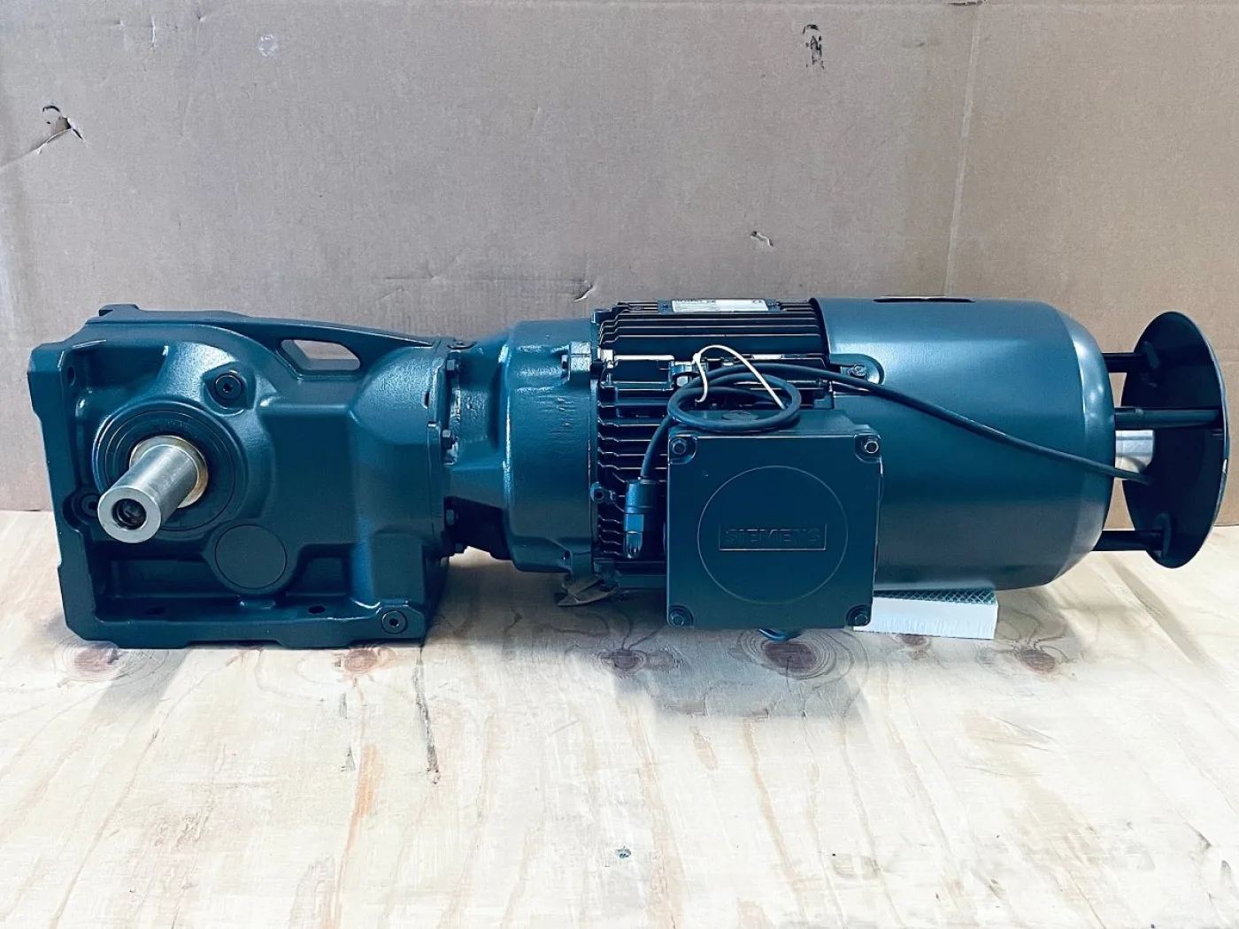 Siemens Getriebemotor K79-LE112ME4E-L32/40NH-IA - 2