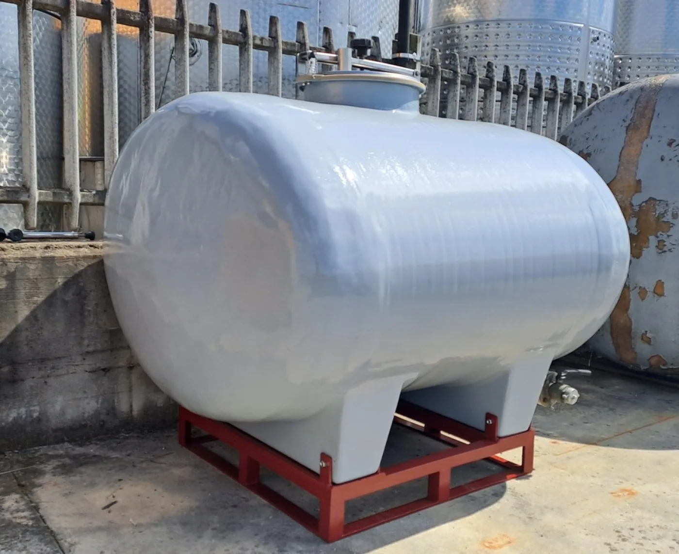 FIBERGLASS TANK CMP FOR CARRIAGE, CAPACITY 1500 LITERS ABOUT, SECOND-HAND EQUIPMENT - 8