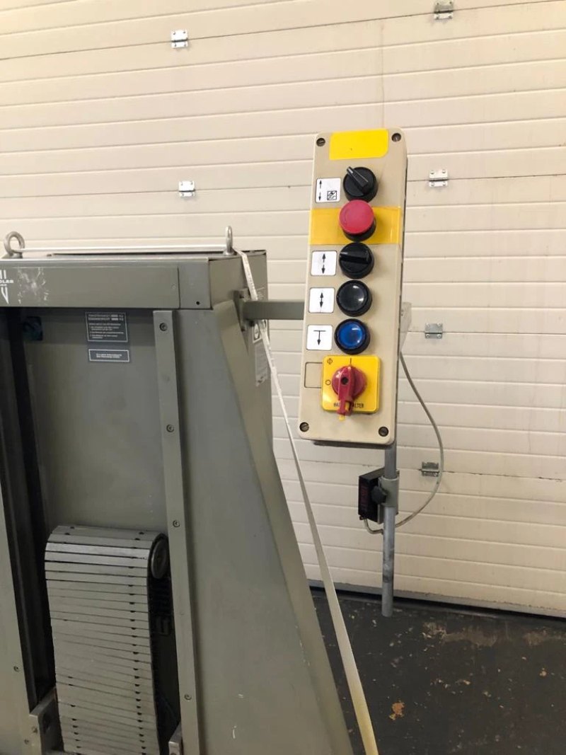 Polar L-1000-G-3 pile hoist