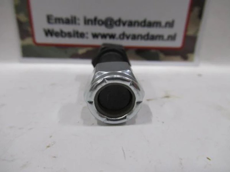 Bout + zelfborgende moer aandrijfas